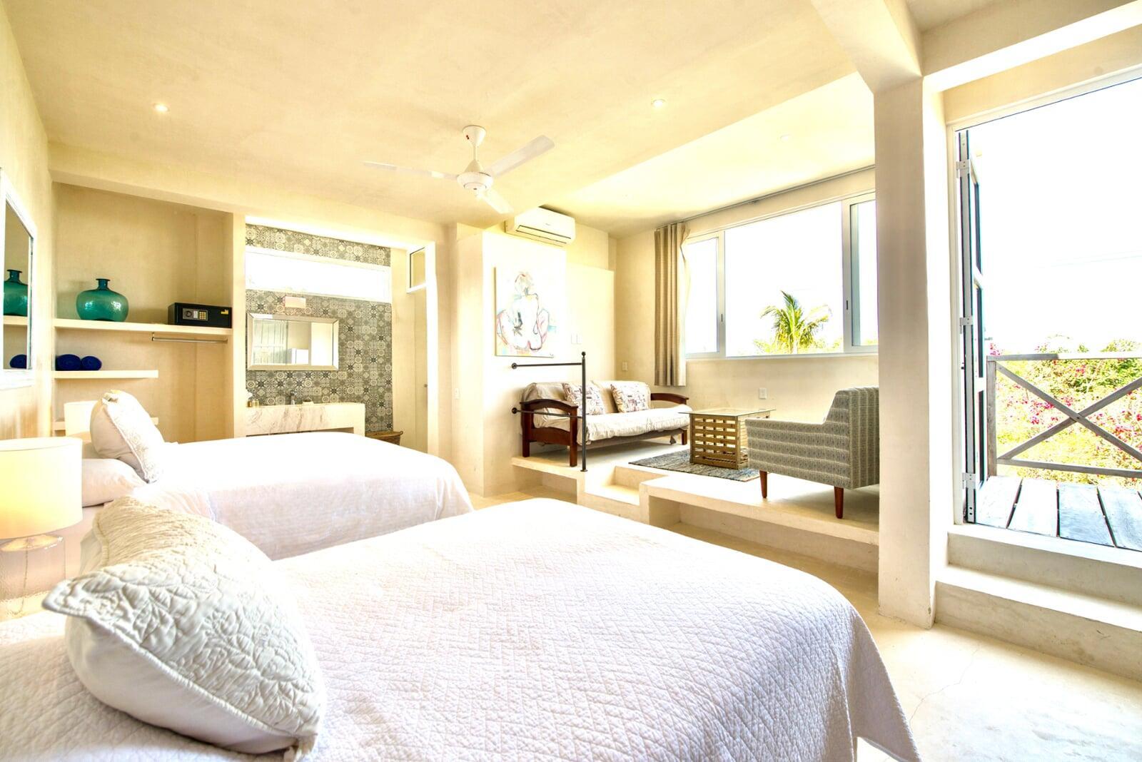 Room 8 - King+Queen Suite